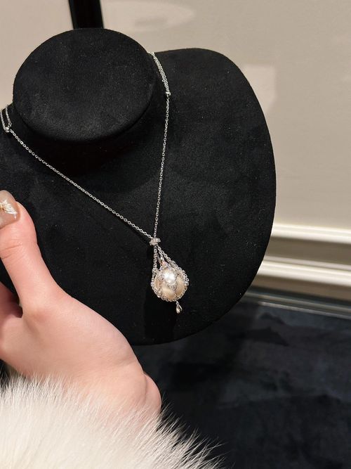 Light Luxury Mesh Pearl Necklace - Niche Design Detachable Collarbone & Sweater Chain