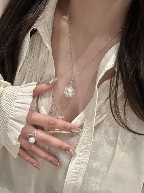 Light Luxury Mesh Pearl Necklace - Niche Design Detachable Collarbone & Sweater Chain