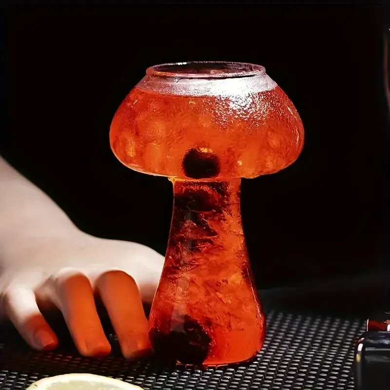 86 Verre à cocktail aux champignons