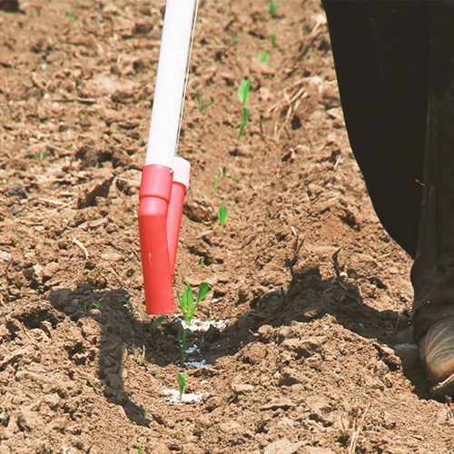 Portable handheld fertilizer spreader and seed planter with shoulder strap and storage bag, adjustable design suitable for corn, soybean, vegetables and fruit trees on farms, free shipping and cash on delivery.
