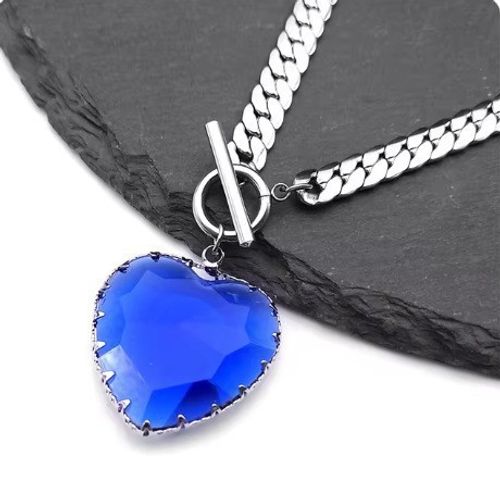 Cross-border gothic punk heart-shaped necklace for women, glass heart pendant, collarbone chain accessory