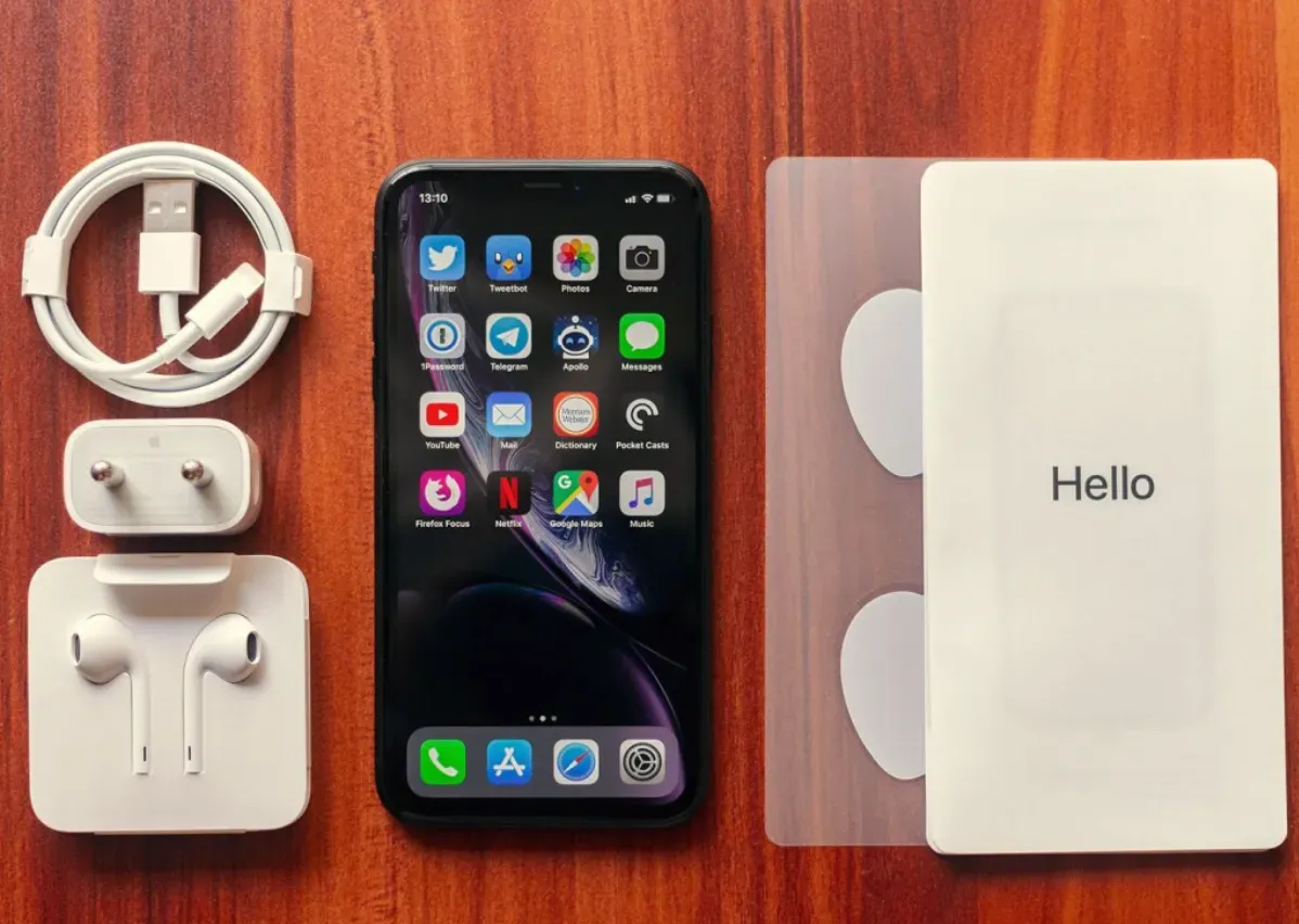 Apple iPhone XR - 128GB HDD - 3GB RAM - Black（A+ grade）
