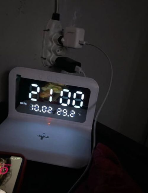 Wireless multi-function charging station | DIGIBASE