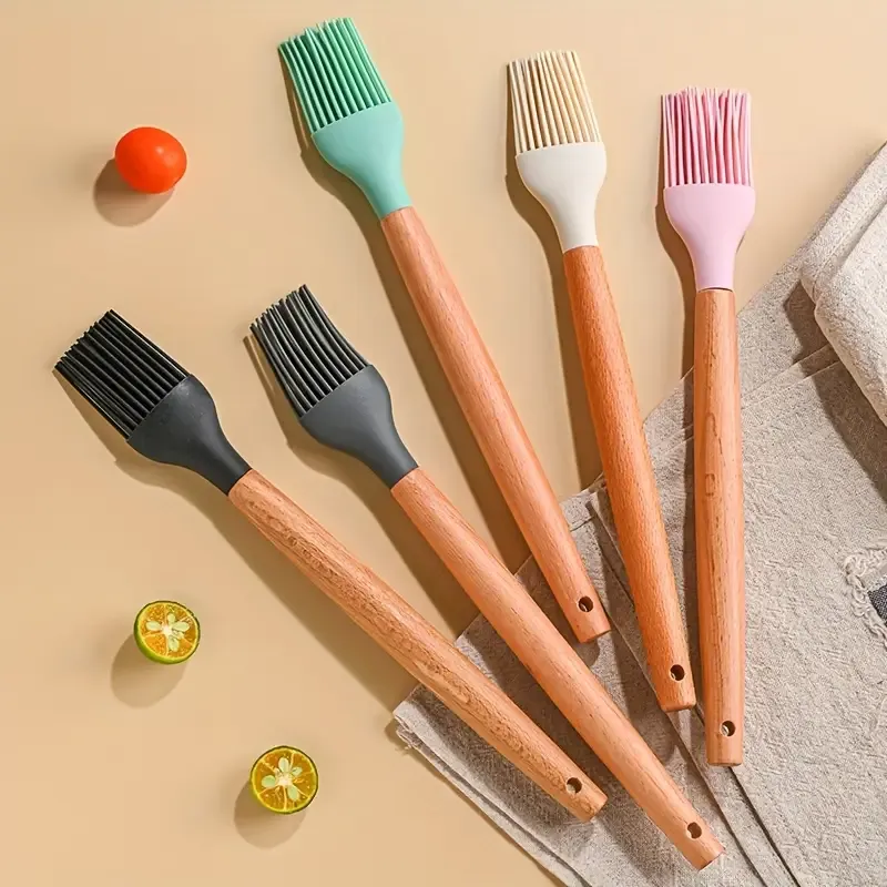 2 pieces, wooden handle silicone brush, silicone baking pastry brush, cooking brush, barbecue brush, kitchen brush for baking and cooking food