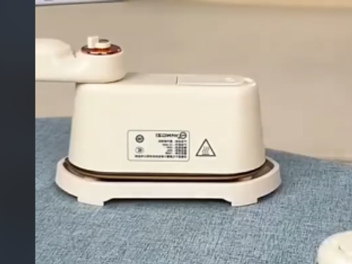 Foldable iron for both dry and wet use