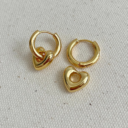 Internet Celebrity Sweet, Exquisite, Fashionable Heart Ear Buckle, Two Wearing Titanium Steel Earrings