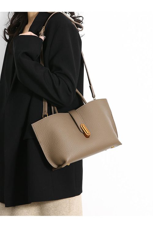 Women's new large capacity designer fashionable light luxury handbag