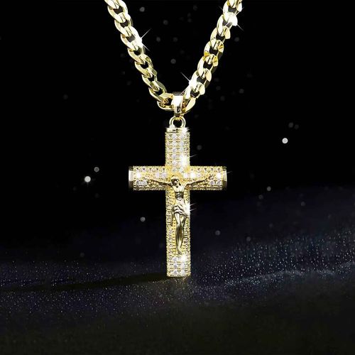 Luxurious Gold-Plated Cross Pendant Necklace with Sparkling Accents – Timeless Symbol of Faith and Elegance for Every Occasion