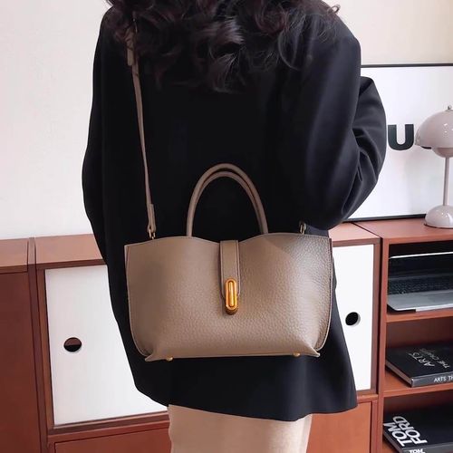 Women's new large capacity designer fashionable light luxury handbag