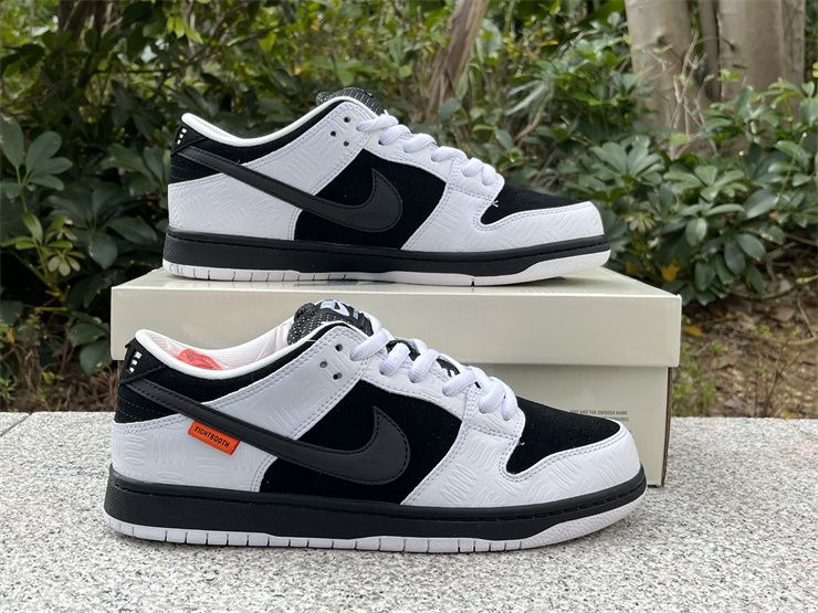 TIGHTBOOTH Nike SB Dunk Low Pro QS Black White FD2629-100