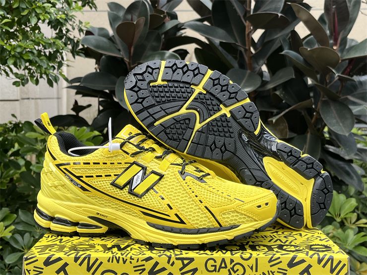 New Balance GANNI x 1906R Blazing Yellow M1906RGA