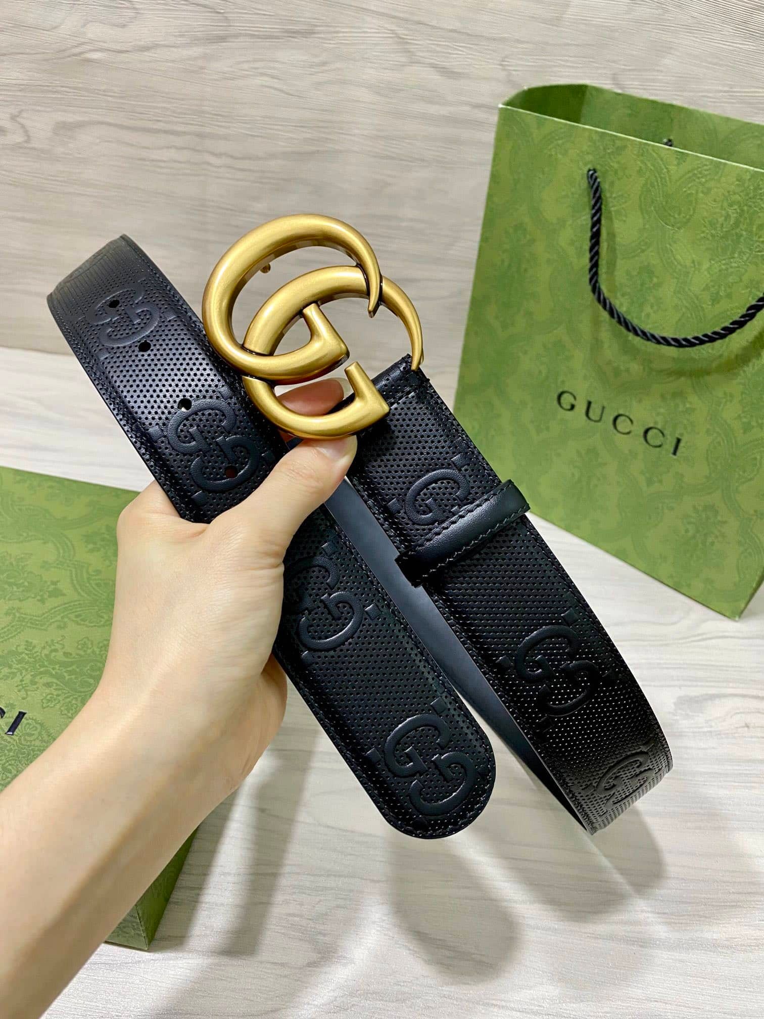 Luxury Gucci Black Belt Genuine Leather With Gold GG Buckle