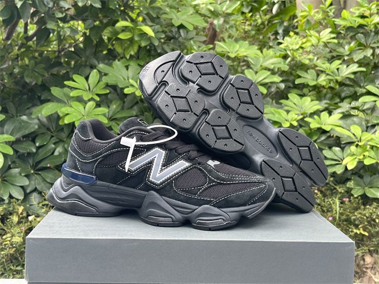 New Balance 9060 Low Triple Black U9060BPM