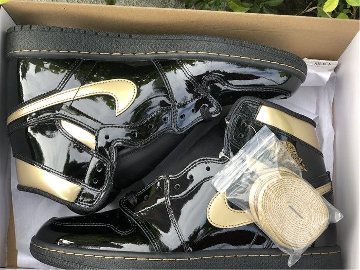 Air Jordan 1 Retro High OG Black Metallic Gold Cheap Shoes 555088-032