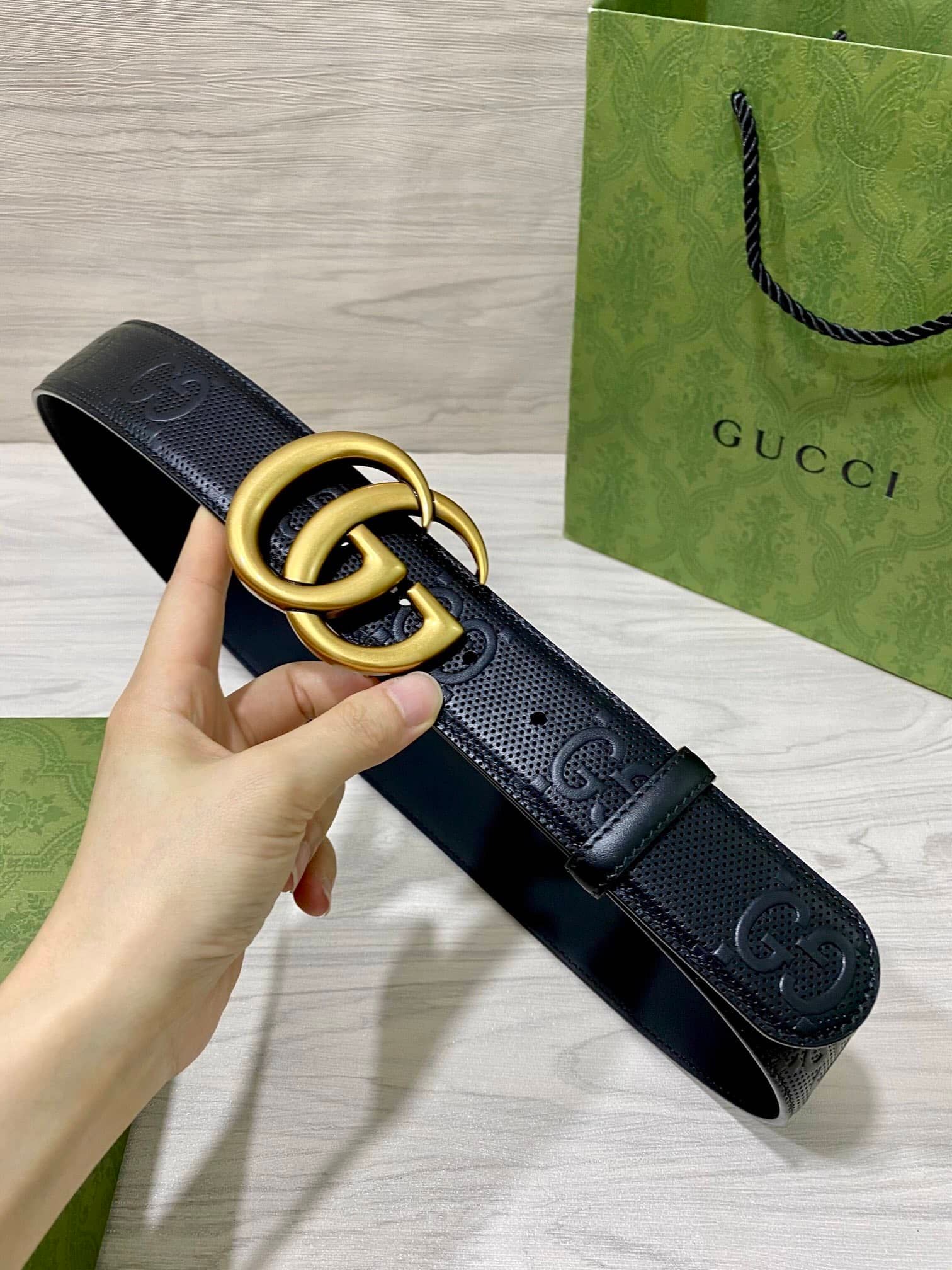 Luxury Gucci Black Belt Genuine Leather With Gold GG Buckle