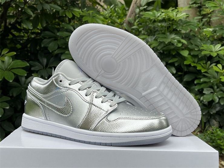 Cheap Air Jordan 1 Low WMNS Metallic Silver FN5030-001 Discount Sale