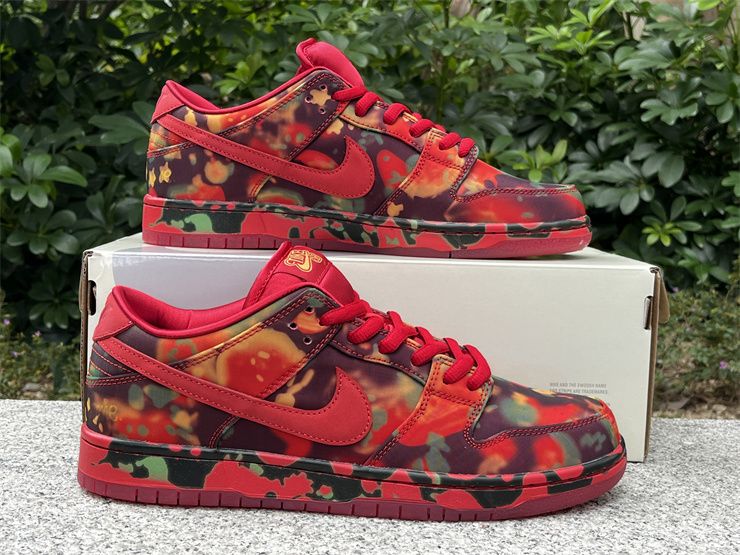 The Wizard of Oz x Nike SB Dunk Low Ruby Slipper FZ1291-600