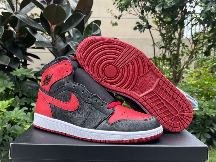 Air Jordan 1 Retro High Banned Basketball Shoes 432001-001