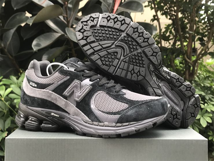 New Balance 2002R Black Dark Grey M2002RBL