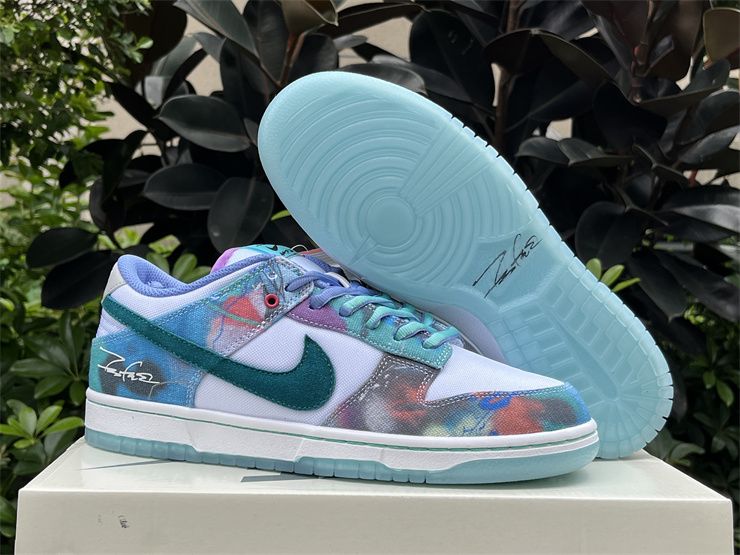 Futura Laboratories x Nike Dunk SB Bleached Aqua HF6061-400