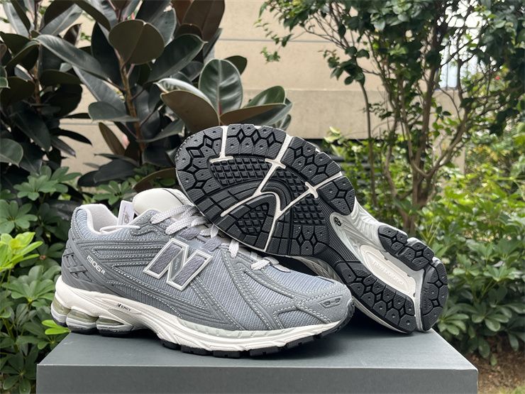 New Balance 1906R Titanium M1906RV
