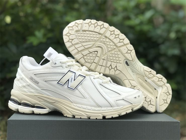 New Balance 1906R White Black M1906RWW