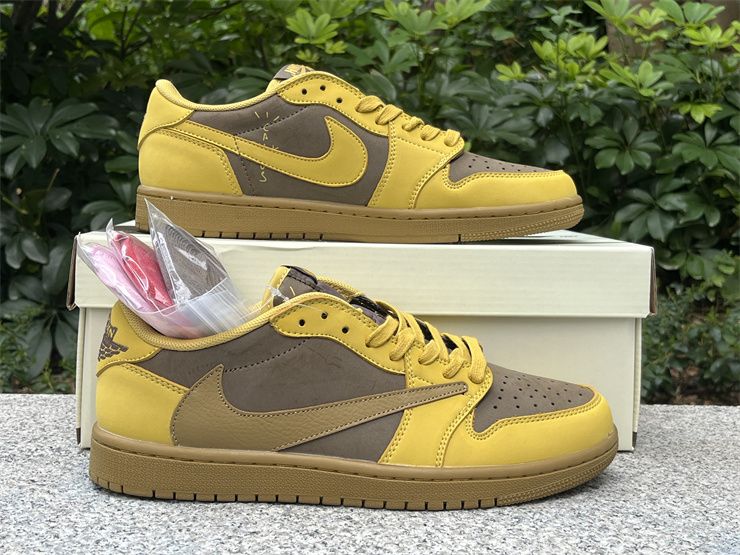 Travis Scott x Air Jordan 1 Low OG Basketball Shoes DM7866-665 Yellow