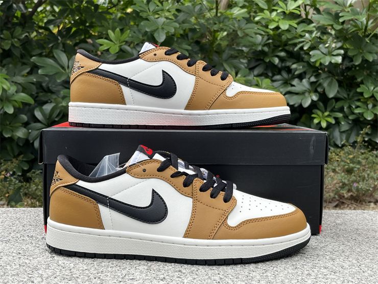 Air Jordan 1 Low OG Rookie Of The Year CZ0790-107