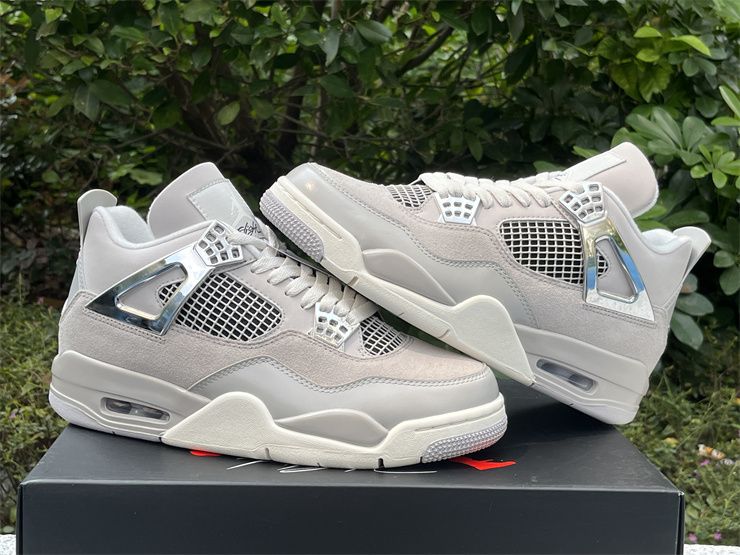 Air Jordan 4 Retro Frozen Moments AQ9129-001 Sneakers