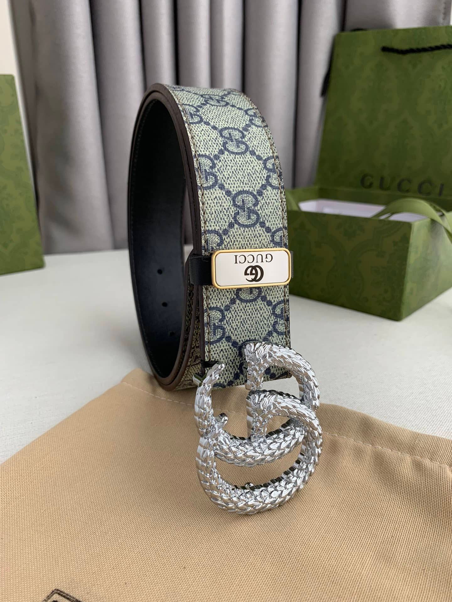 Gucci GG Marmont reversible belt in beige and blue GG Supreme