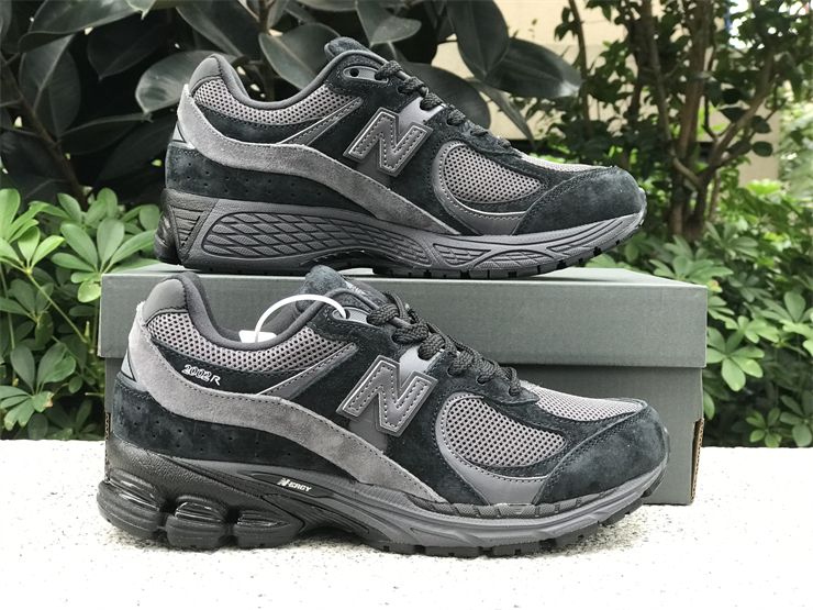 New Balance 2002R Black Dark Grey M2002RBL