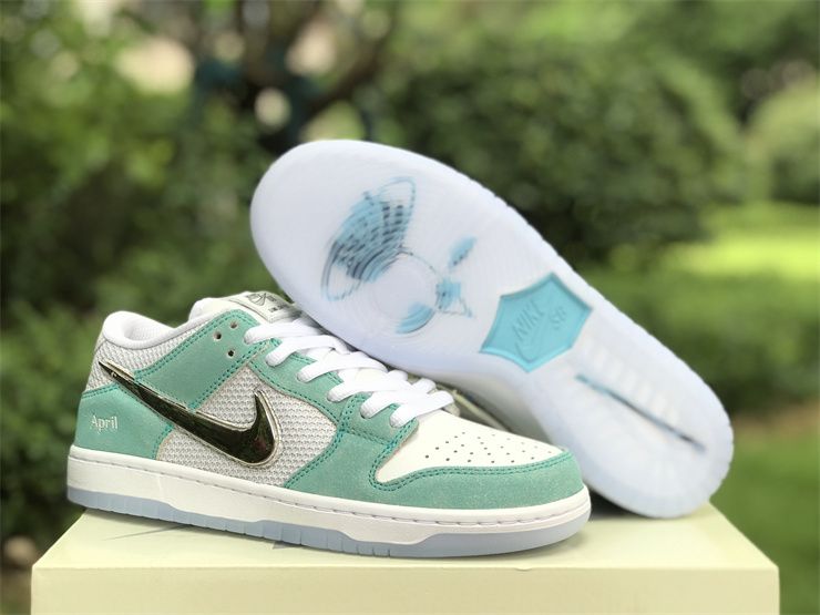 April Skateboards x Nike Dunk Low SB Turbo Green FD2562-400