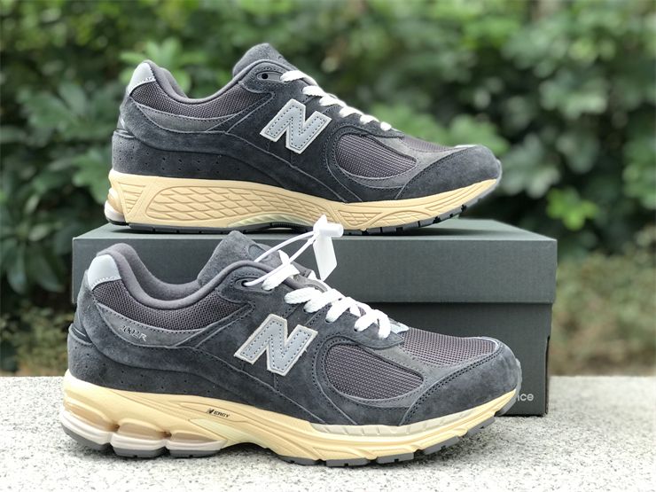 New Balance 2002R Phantom M2002RHO