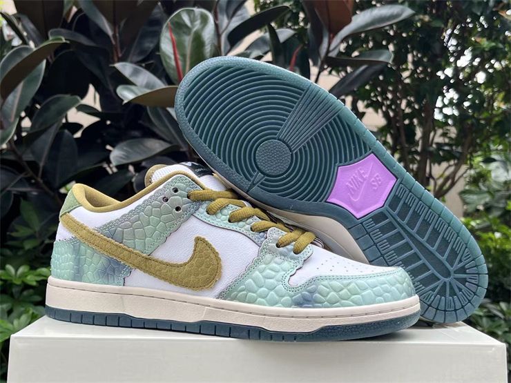 Alexis Sablone x Nike SB Dunk Low Pro White Pacific Moss HJ3386-300