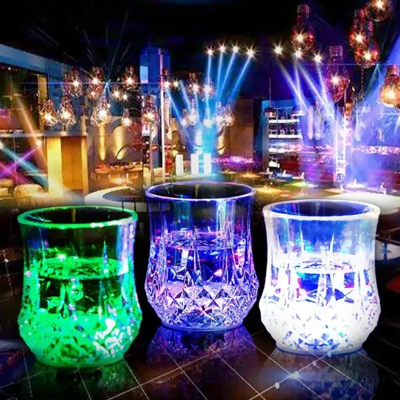 Colour-changing glass cup