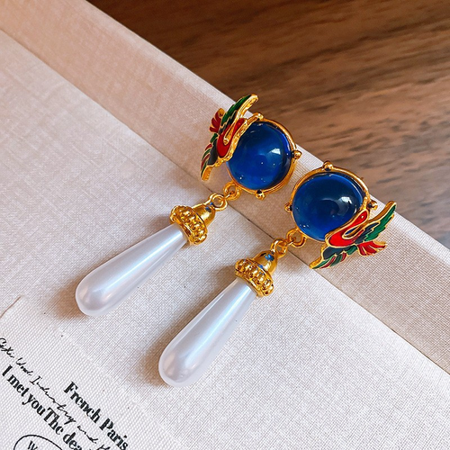 Silver needle drop oil inlaid diamond artificial tiger eye stone earrings retro pleated geometric earrings