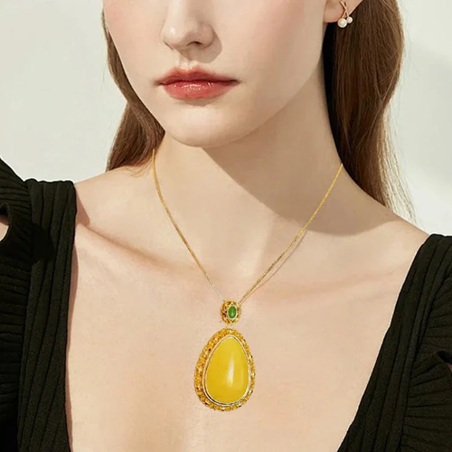 🔥Elegant Lucky Flower Pendant Necklace