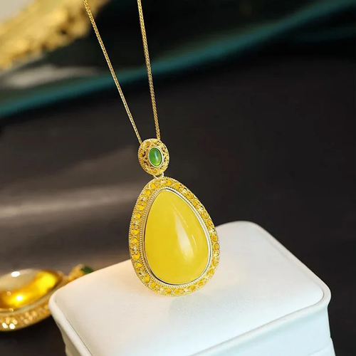 🔥Elegant Lucky Flower Pendant Necklace