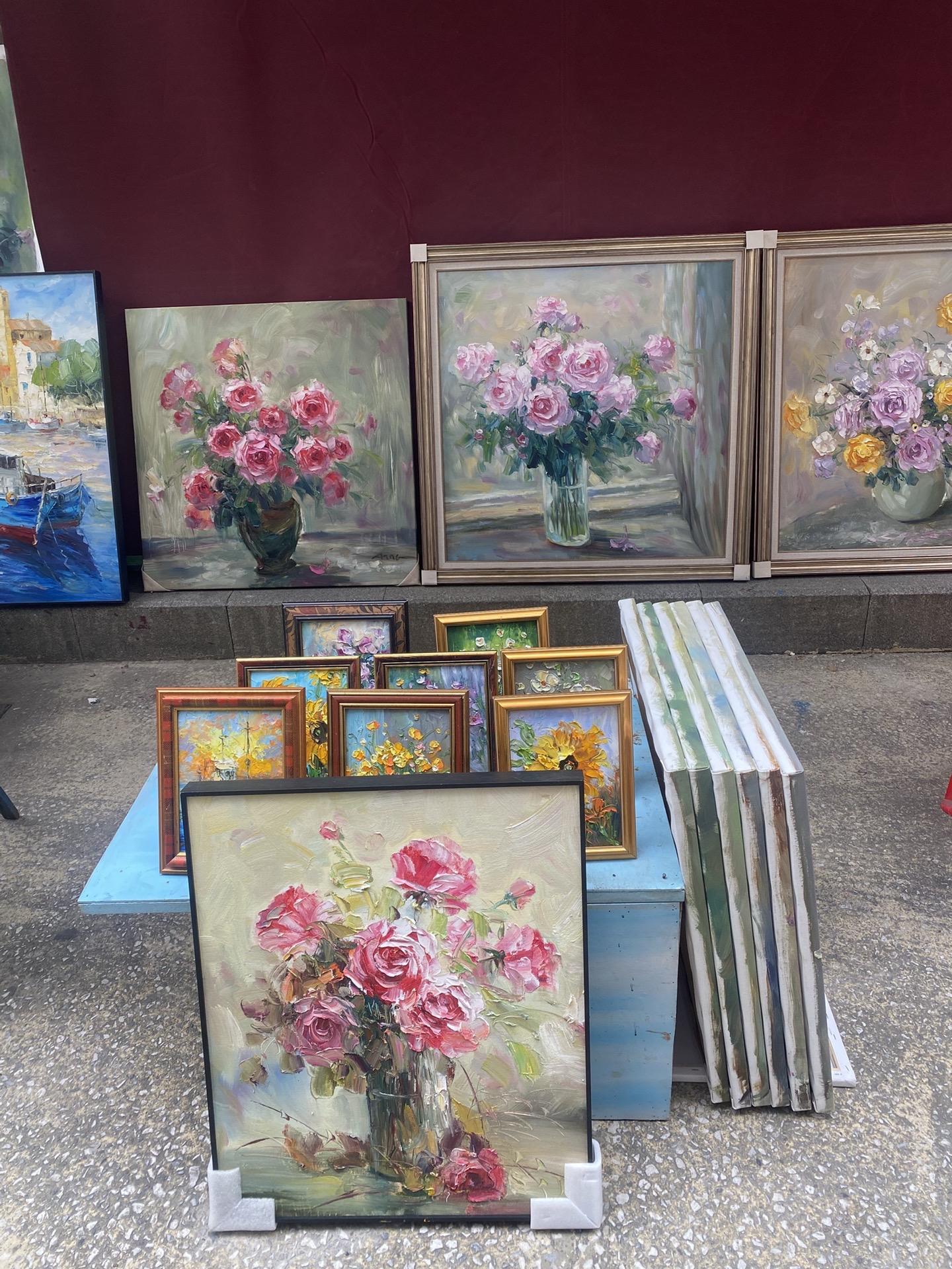 Half a Yuan for a Portrait — The Warmth of a City Drawn in a Single Stroke